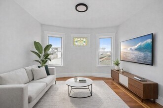 Building Photo - 33 Harbor View St