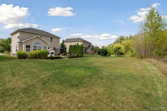 Building Photo - 26422 Elk Run E