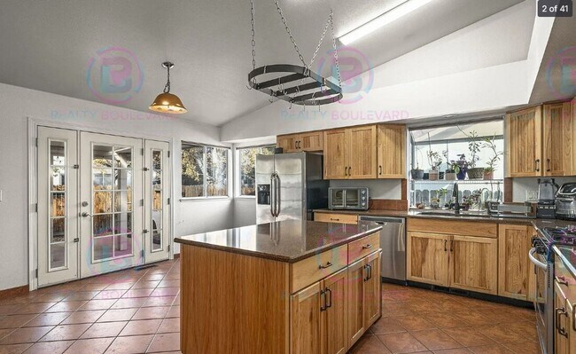 Building Photo - 3059 Creekwood Dr
