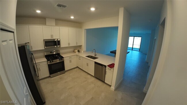 Building Photo - 19552 Hinkley Dr