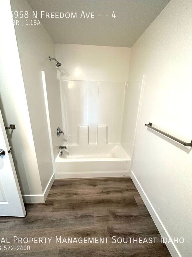 Building Photo - 5958 N Freedom Rd