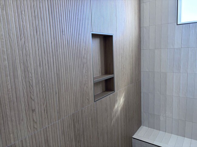 Building Photo - Beautiful 5 bed 4 bath home in Desert Canyon