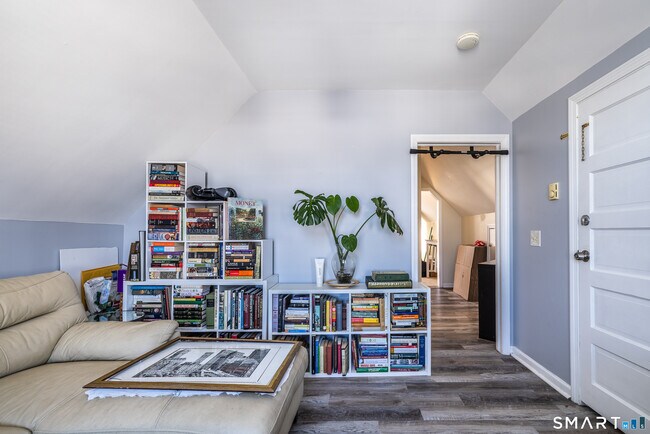 Building Photo - 795 Brewster St