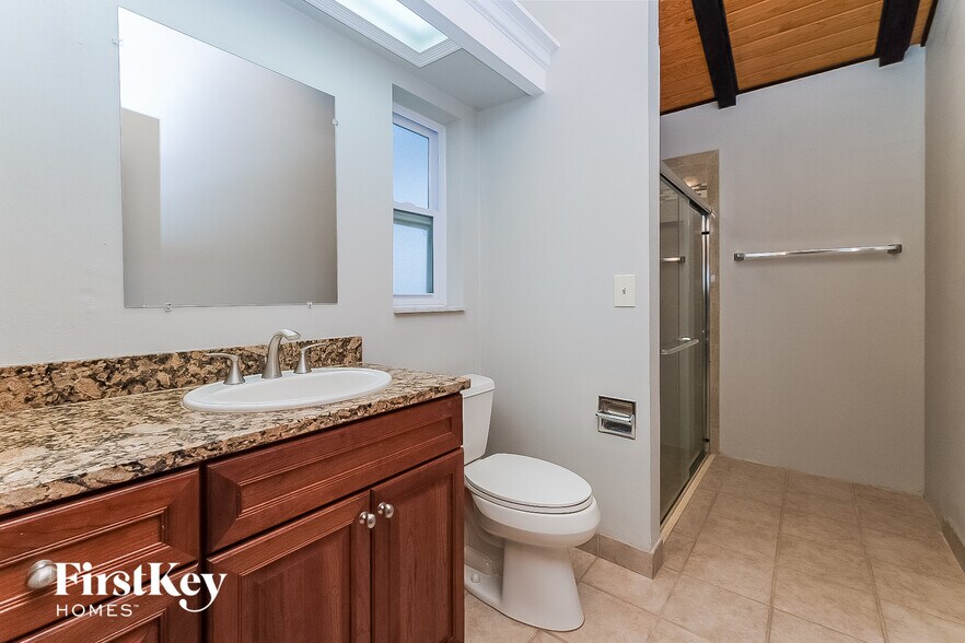 Building Photo - 2918 Deer Run N