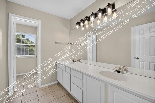 Building Photo - 11472 Blackhawk Dr