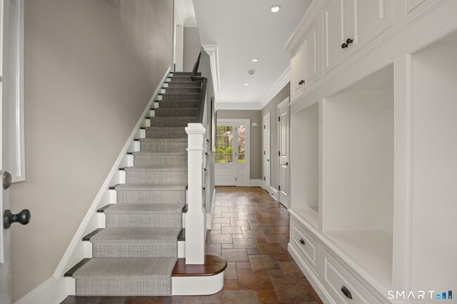 Building Photo - 774 South Ave