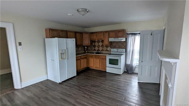 Building Photo - 207 Maple Ave