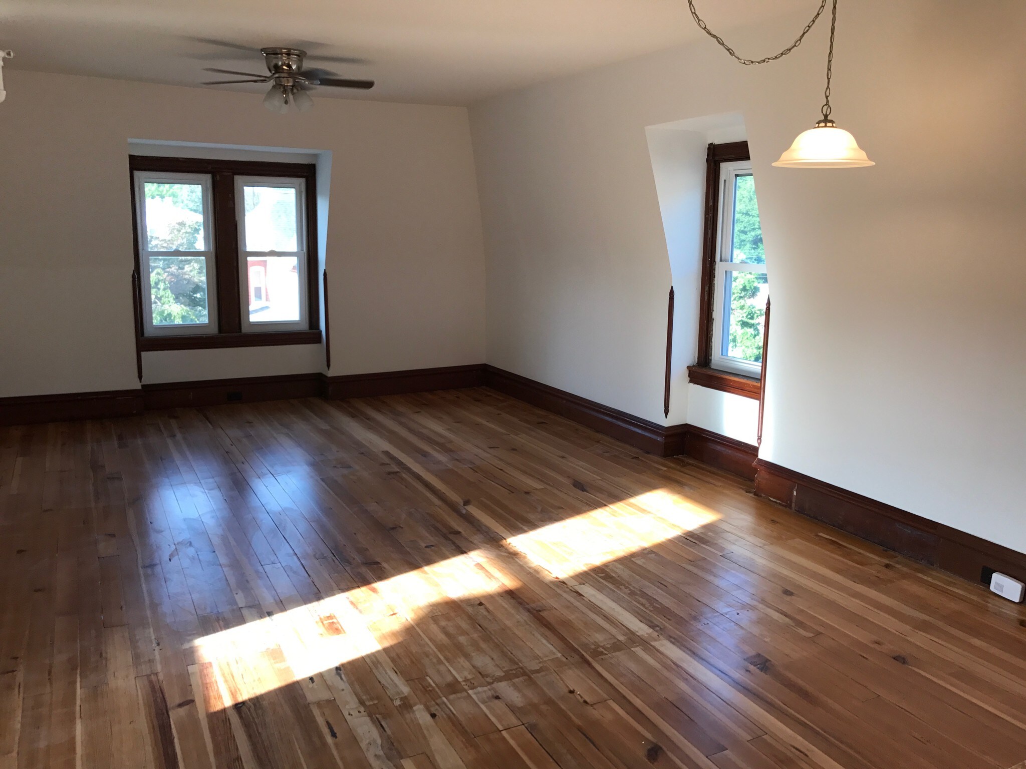 Hardwood flooring throughout - 141 W Broad St