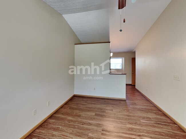 Building Photo - 115 Grove Run Rd