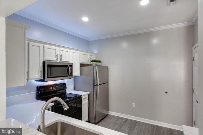 Building Photo - 306 Roff Point Dr