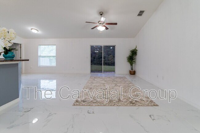 Building Photo - 5107 SW 165th St Rd