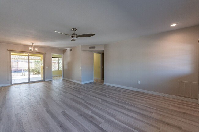 Building Photo - Modern Updated Home in Gated Community of ...