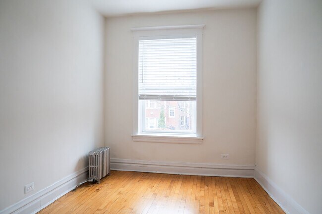 Building Photo - Little Albany