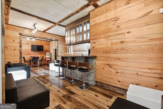 Building Photo - 11140 W Rd