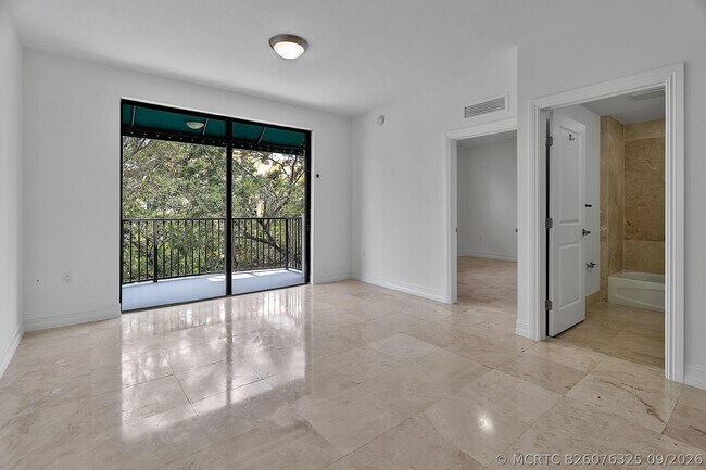 Building Photo - 1650 Galiano St