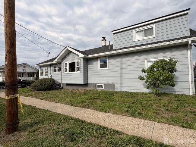 Building Photo - 388 New Hampshire Ln