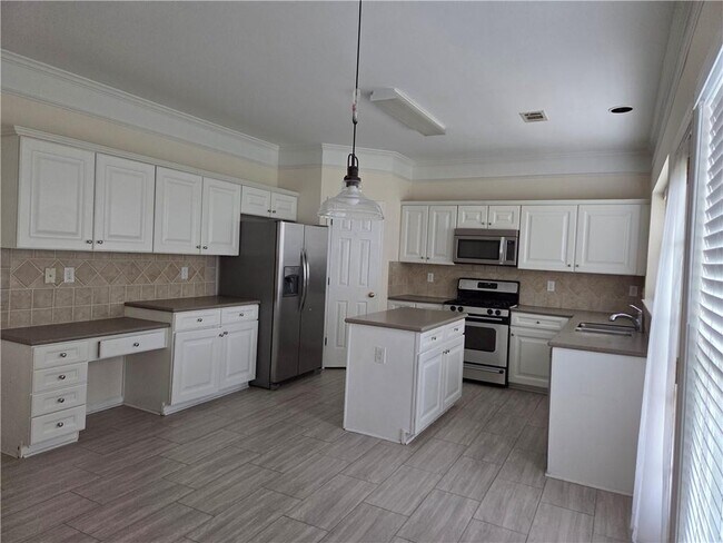 Building Photo - 8155 Cavendish Pl