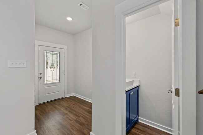 Building Photo - 117 Sun City Ln