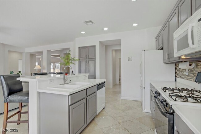 Building Photo - 10505 Bambola Pl