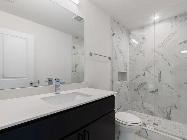 Building Photo - 2825 Townsend Dr