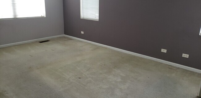 Building Photo - 124 E Bailey Rd