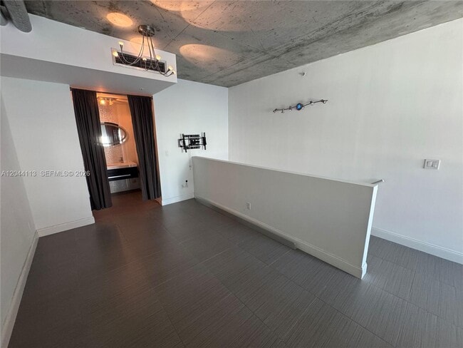 Building Photo - 690 SW 1st Ct