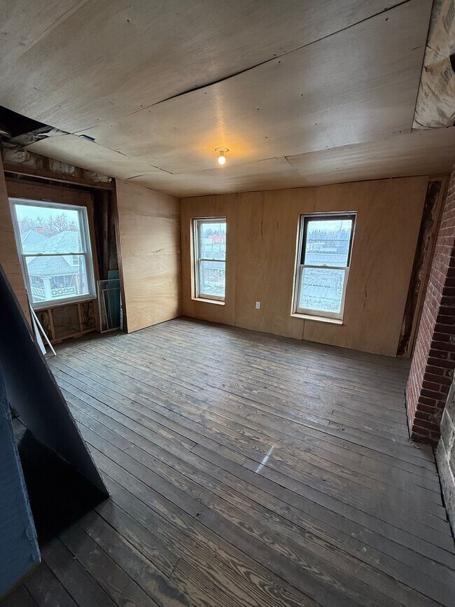 Building Photo - 49 W Commerce St