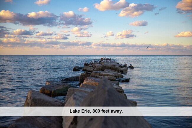 Building Photo - 345 Kenilworth Rd