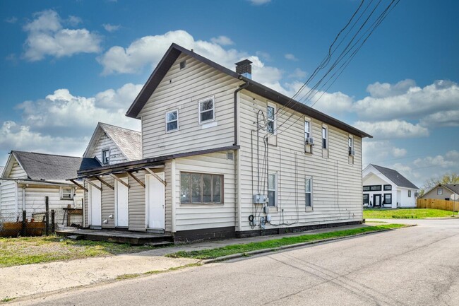 Building Photo - 144 S 3rd St