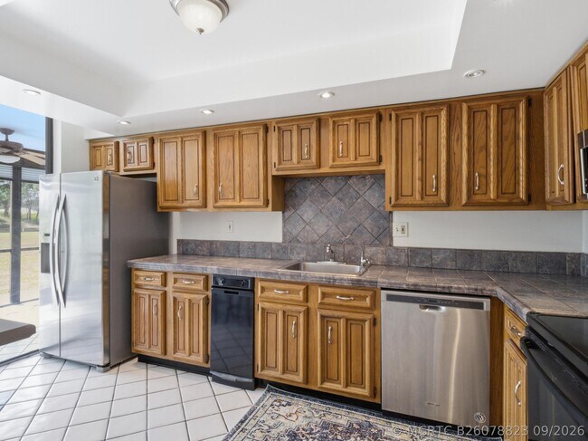 Building Photo - 5390 Woodland Lakes Dr