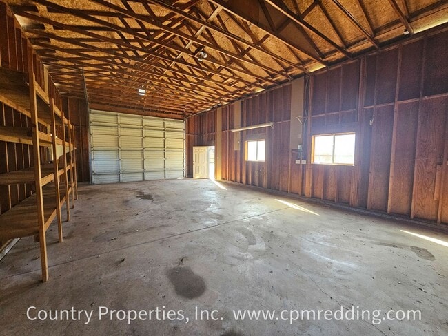 Building Photo - House with Huge Shop in the Heart of Redding Available Now!