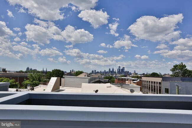 Building Photo - 2431 Frankford Ave