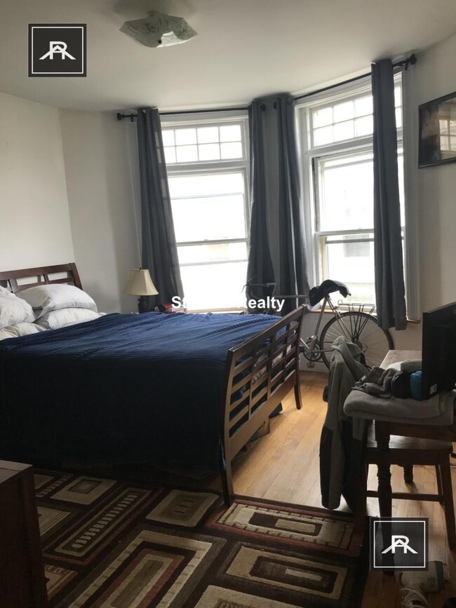 Building Photo - 3 bedroom in Brookline MA 02445