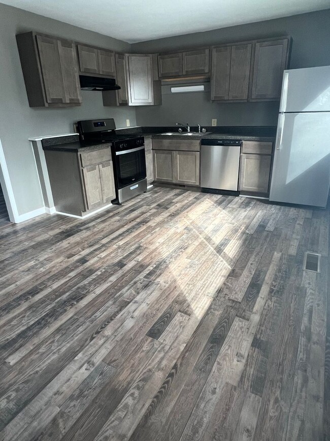 Building Photo - 617 W Owens St