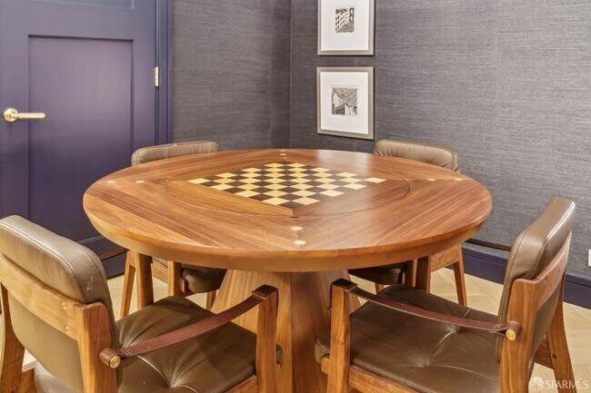 Building Photo - 7 Seymour St