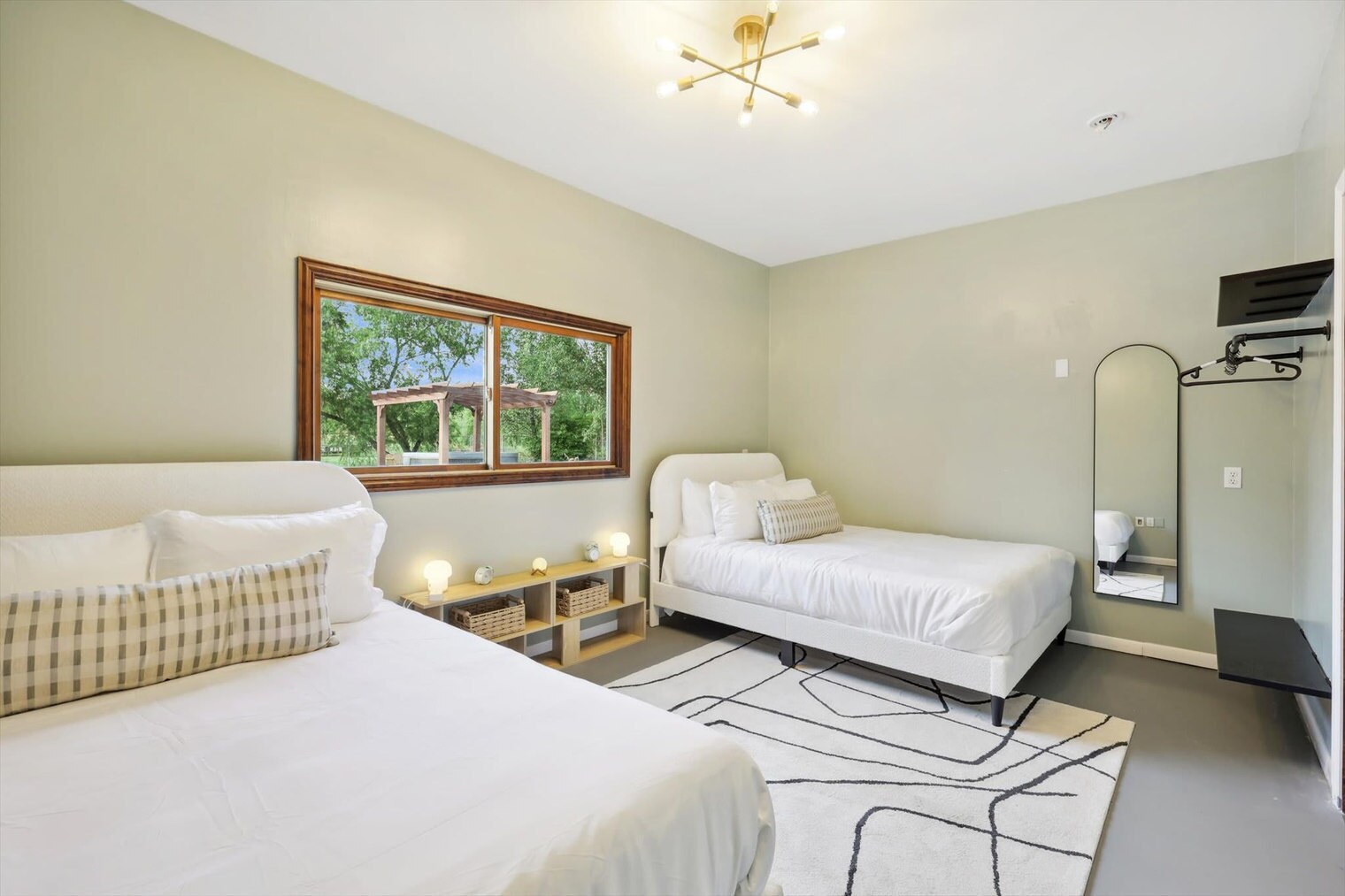 Building Photo - 12161 Hill Country Cir