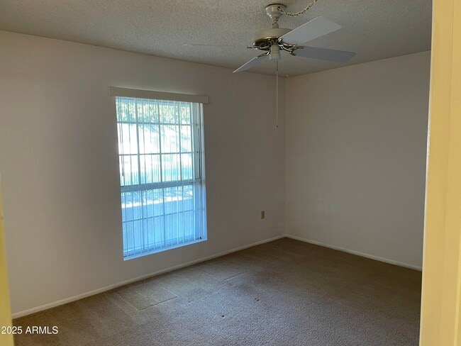 Building Photo - 10729 W El Capitan Cir