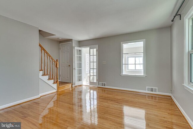 Building Photo - 2722 Jefferson Dr