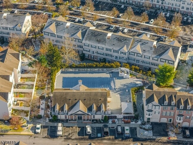 Building Photo - 225 Windmill Ct