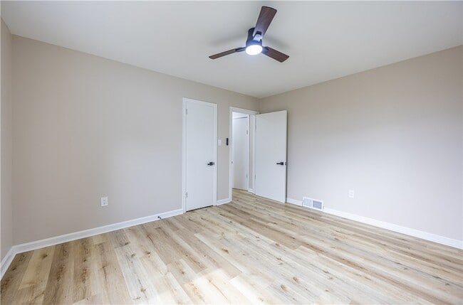 Building Photo - 552 Stephens St