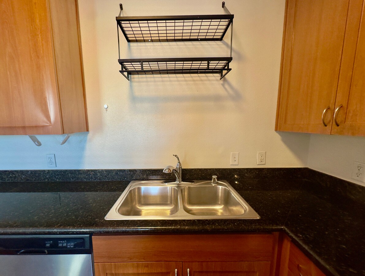 Building Photo - 1121 40th St