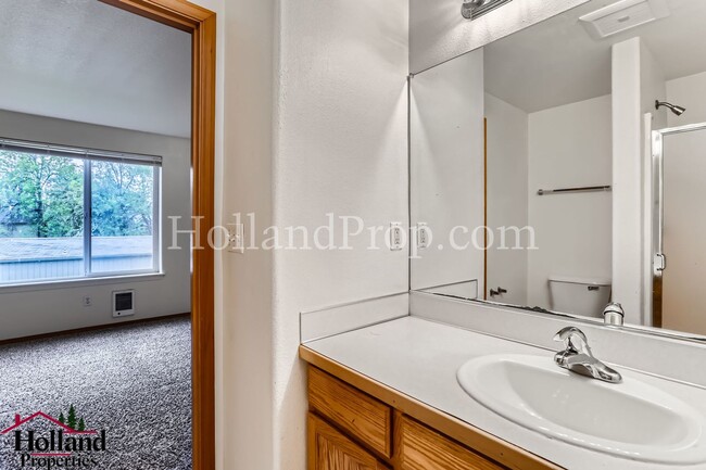 Building Photo - Cozy Comfort in Beaverton – 3-Bed, 2.5-Bat...