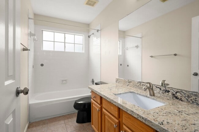 Building Photo - 16303 Lakestone Dr