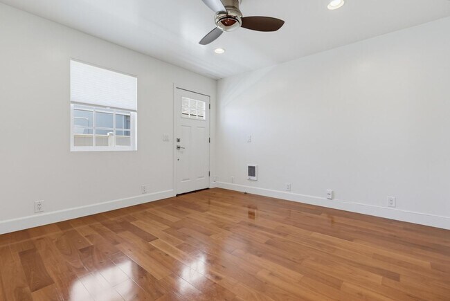 Building Photo - 1470 Rosecrans St