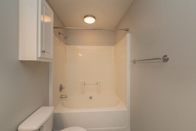 Building Photo - $1,525- 2 Bed/2 Bath house for rent in West Augusta, Total Electric!