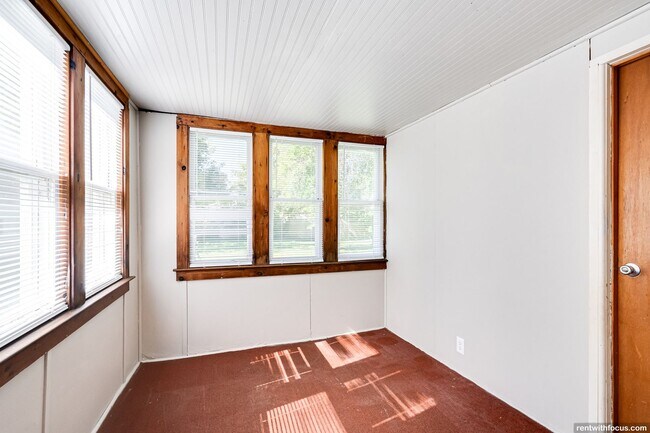 Building Photo - 1901 S Jefferson St