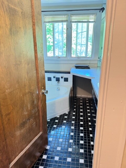 Bathroom - 2501 Euclid Heights Blvd