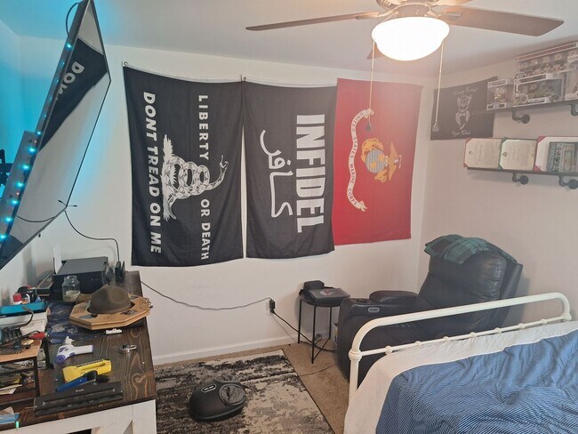 Building Photo - **HURRY!!! REDUCED RENT IF MOVED IN BY NOV...