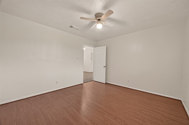 Building Photo - 2714 S Brompton Dr