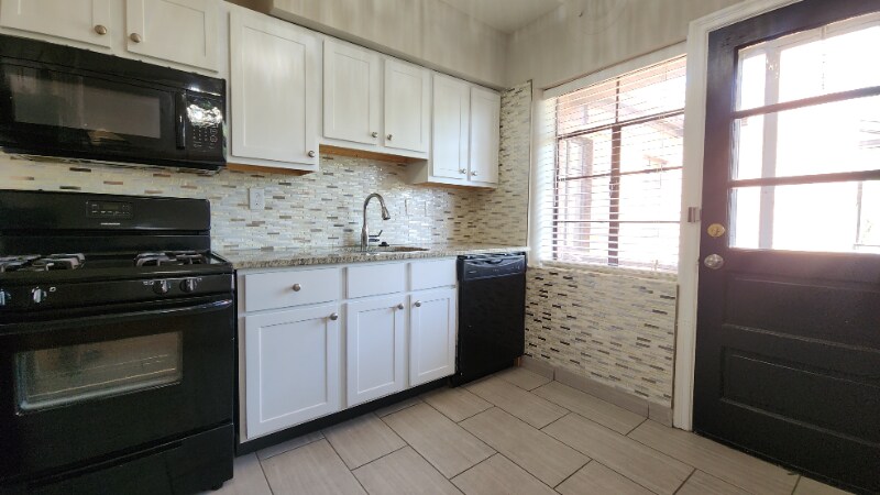 Building Photo - 6475 Nottingham Ave